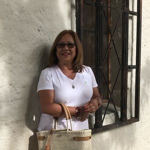 Meet your Posher, Juana ma.